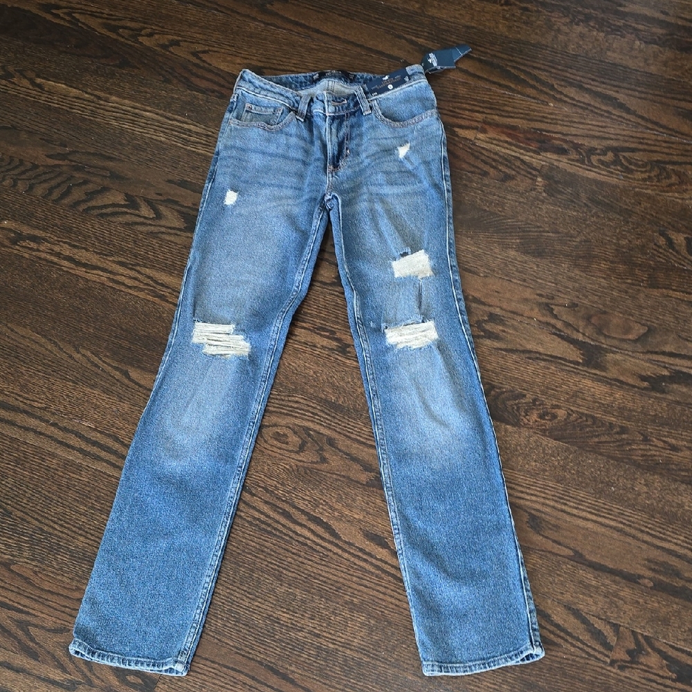 Hollister Women's LOW RISE 90S Vintage STRAIGHT in Distressed Blue